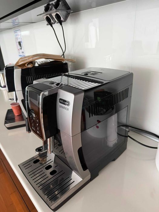 Espressor Automat De'Longhi Dinamica ECAM 350.50.SB (Argintiu/Negru) – Stare Excelentă (Disponibile 2 bucăți)