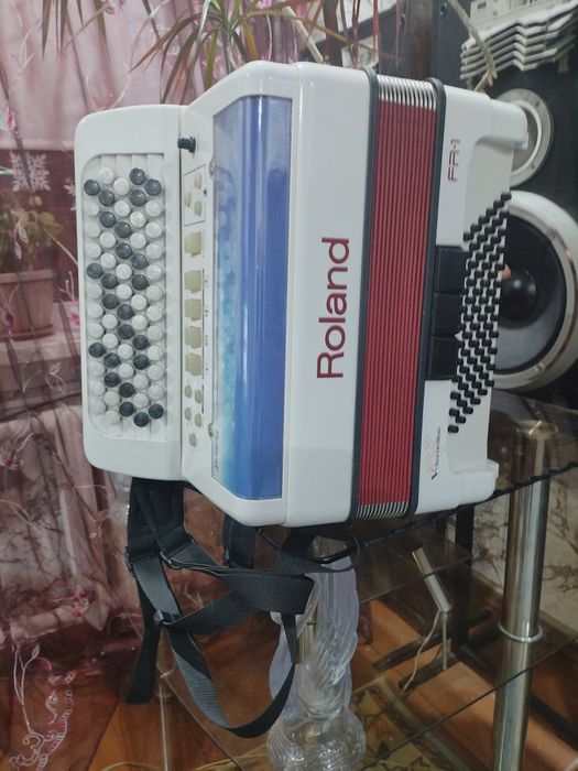 Продам Баян ROLAND