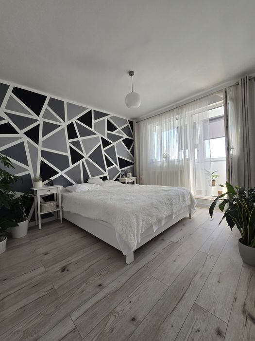 Vand apartament cu 3 camere