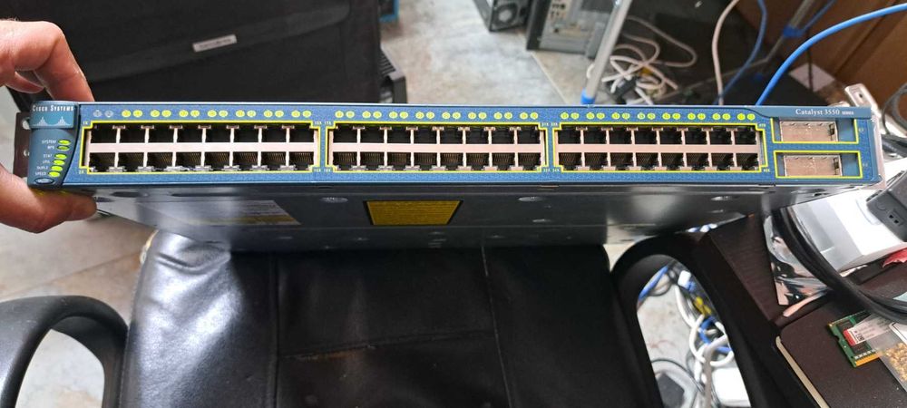 Cisco Catalyst 3550 Switch 48 port 10 100 Ethernet WS-C3550-48-SMI