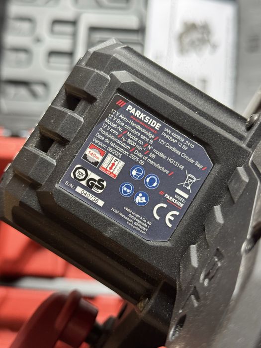 Fierastrau electric cu acumulator Parkside PHKSAP 12 B2, 12V, motor fara perii, adancime taiere 44mm, cutie de transport, 30x17,5x22cm