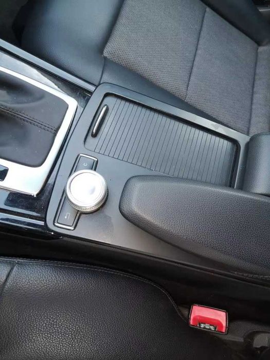 Пластмасова планка за дпред подлакътника за Мерцедес W204 204 Mercedes