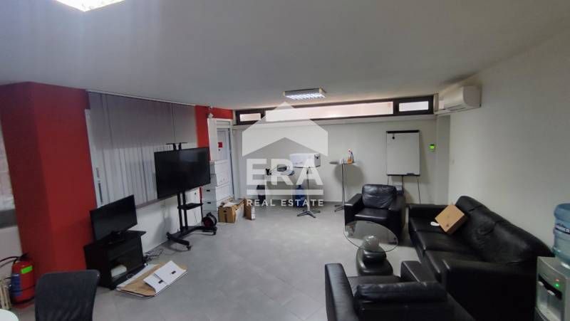 Търговско помещение в идеален център