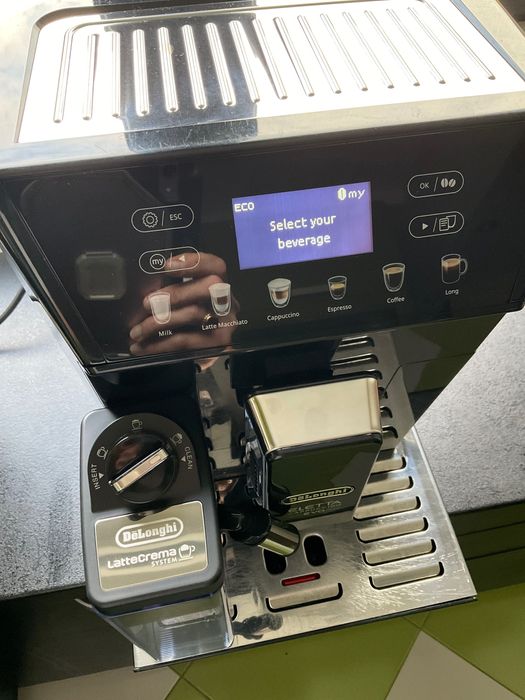 Кафеавтомат Delonghi Eletta Evo 46.860 Lattecrema кафемашина с кана