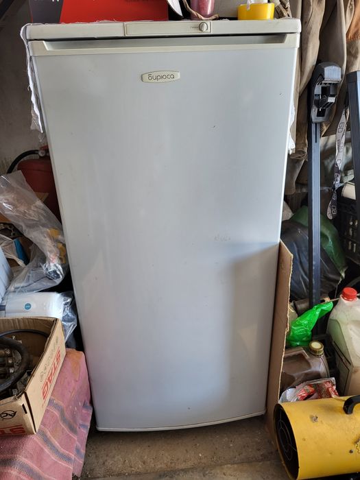 Холодильник  Бирюса.