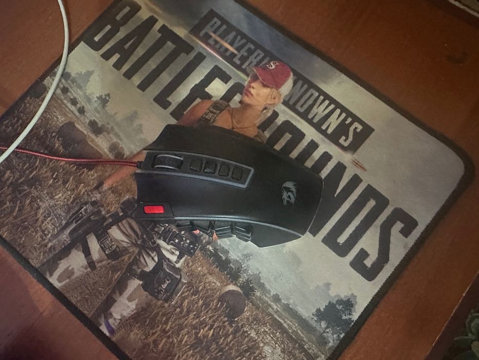 Игровой мышка  для компьютера