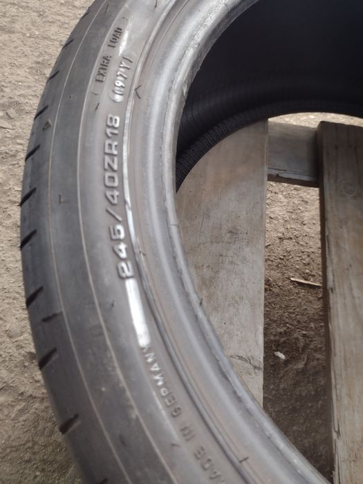 Dunlop RT2. 2бр.245/40/18 дот1323