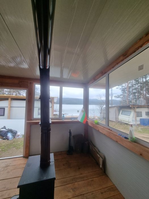 Каравана с навес на яз. Искър – ток, вода, страхотна локация!