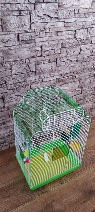 Клетка для попугаев.