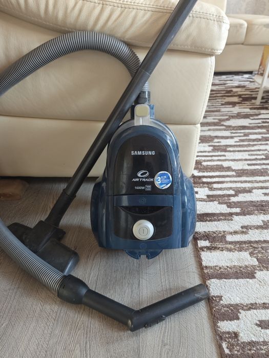 Пылесос Samsung 1600