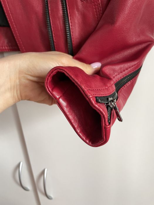 Продаю кожаную куртку