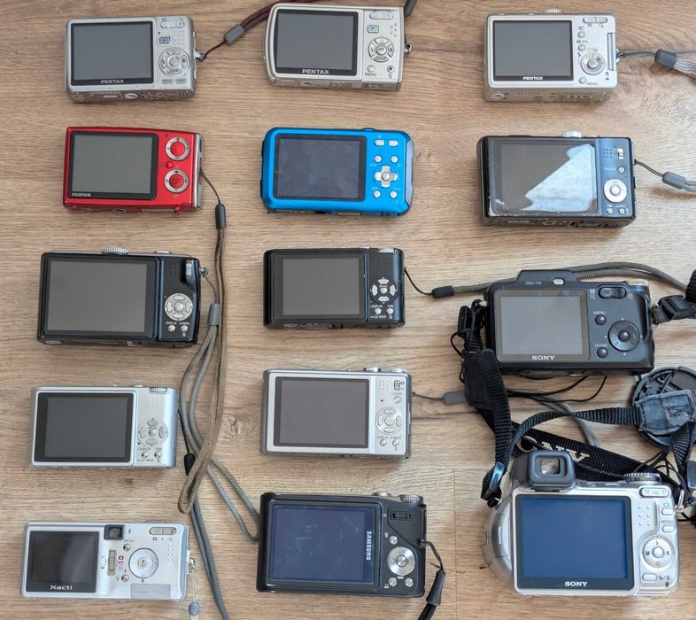 14 Camere foto digitale Pentax, Sony, Panasonic, Fuji ca DEFECTE pt piese etc