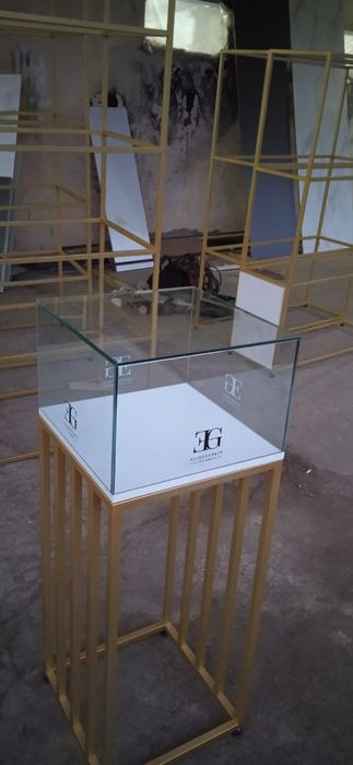 Ойнали витриналар, стеклянный витрина