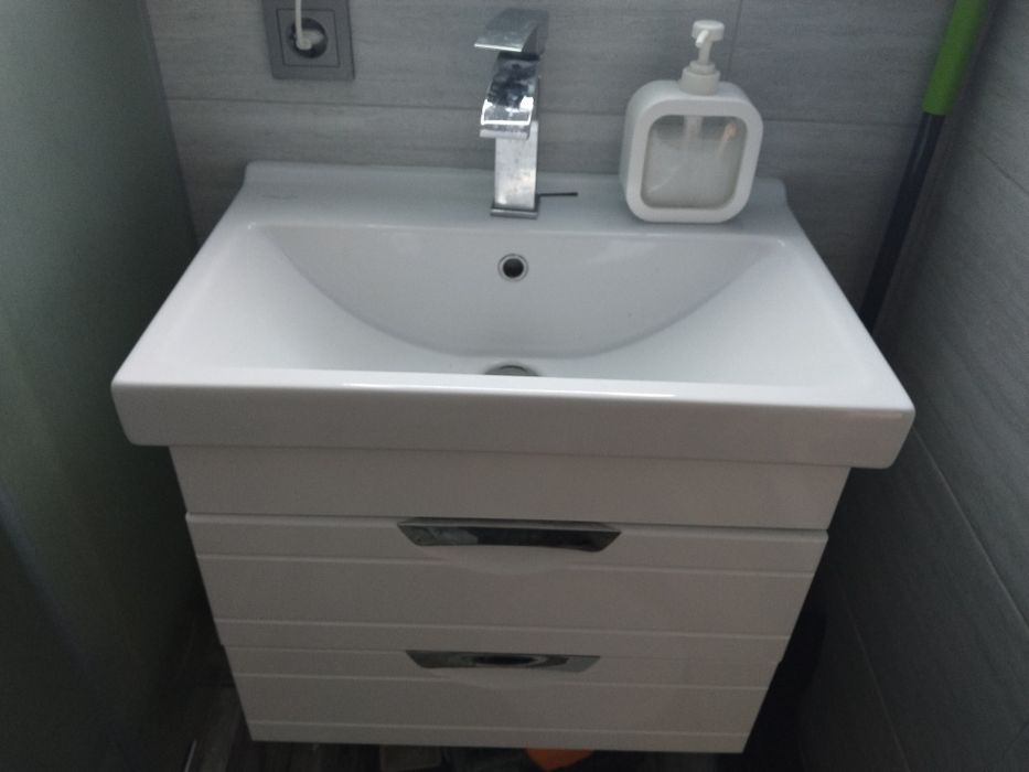 Продам тумбу с раковиной