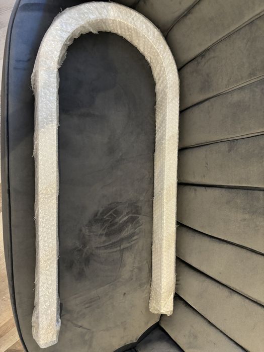 Suport perete din fier  pentru expunere oje/produse cosmetice