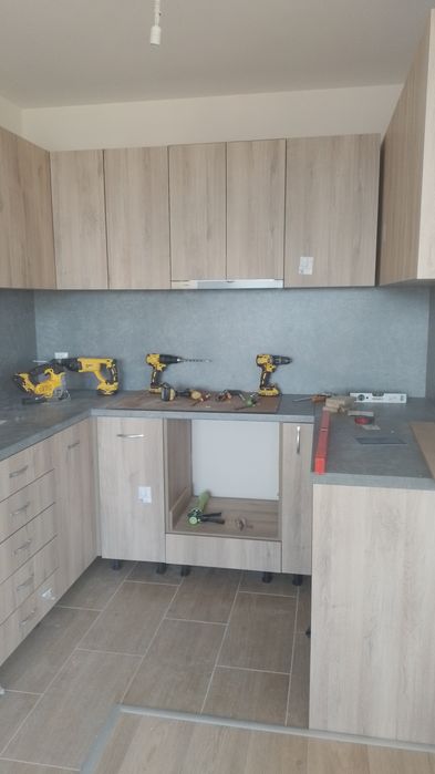 Сглобяване и Монтиране на Мебели