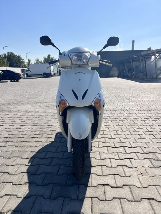 Scuter Honda Lead 2009 | 24.000 km  | Gata de drum