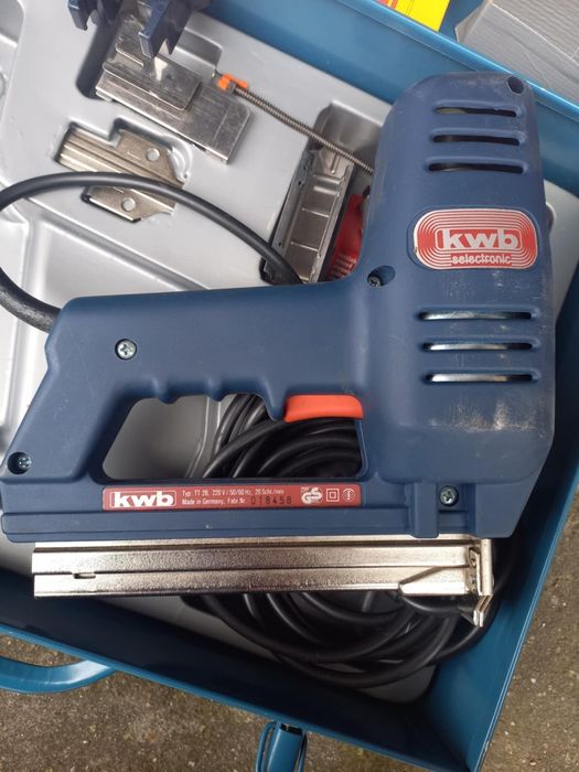 Електрически такер