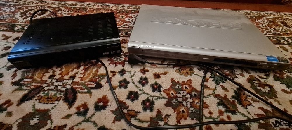 Продам DVD плеер можно на запчасти