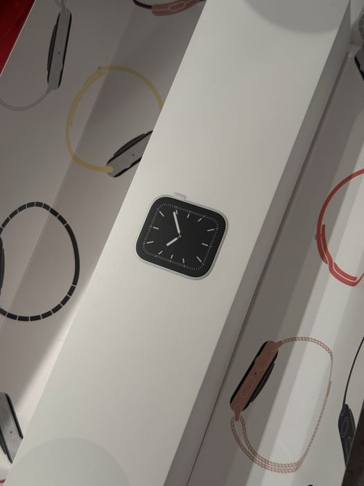 Apple Watch S5 44mm Silver (бял) - Перфектен!