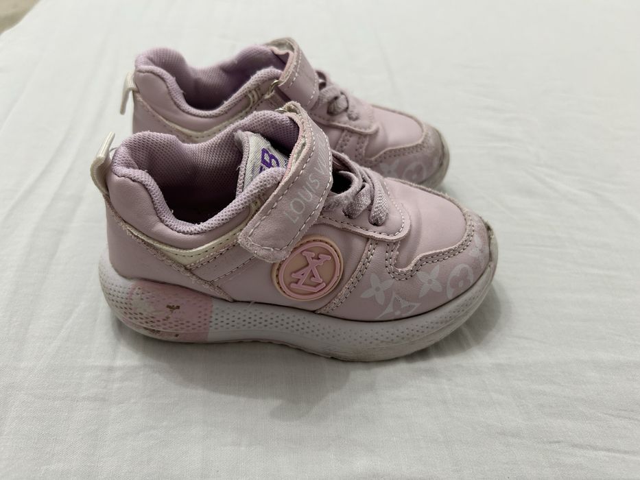 Кроссовки детские