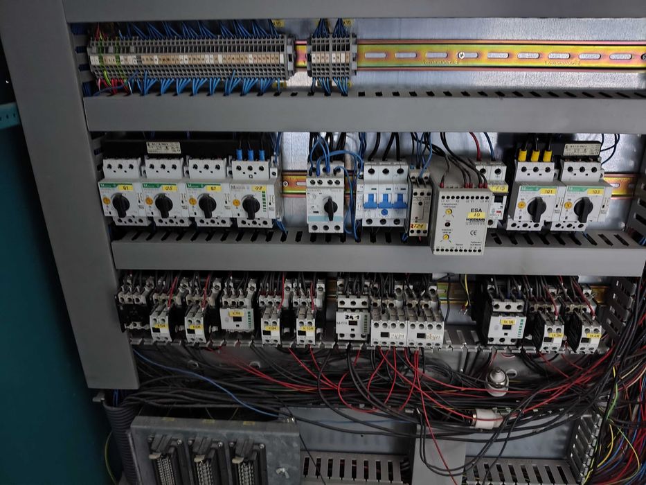 Продавам оборудвано ел табло