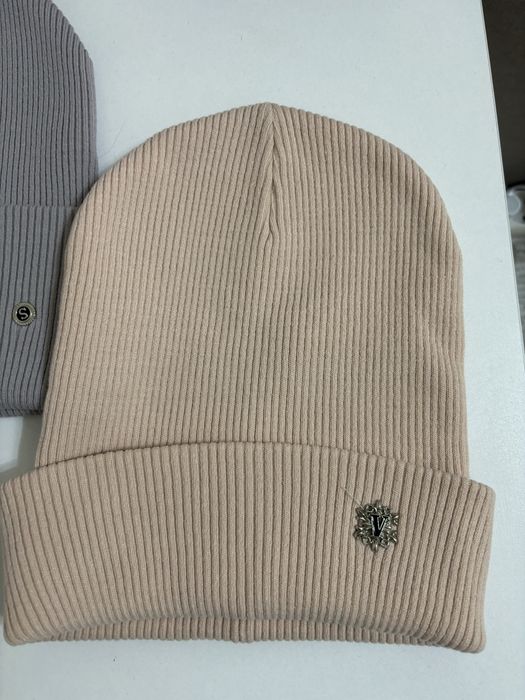 Продам шапка женская -2000т