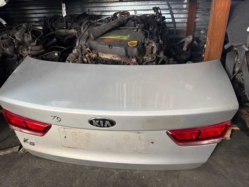 Крышка багажника на Kia Optima (K5)