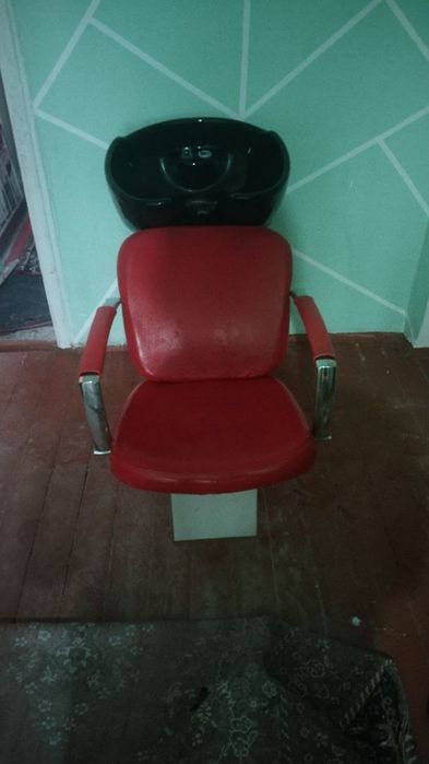 Салон жихозлари  сотилади.