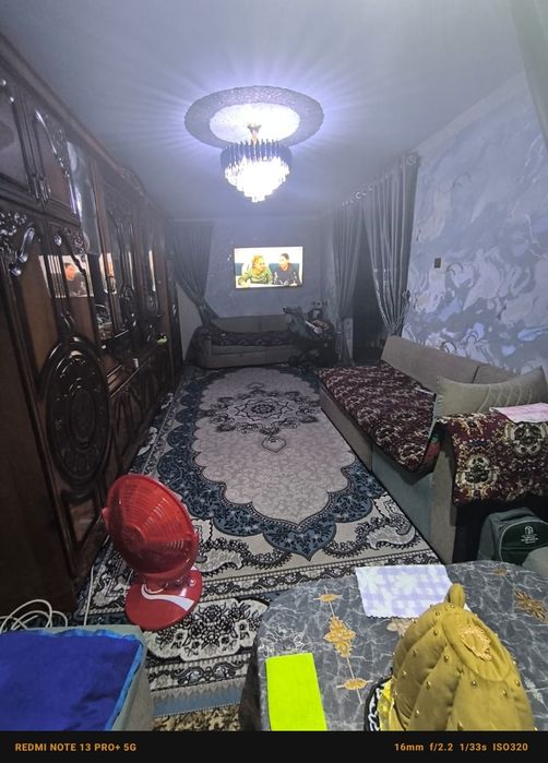 3 xonali kv sotiladi