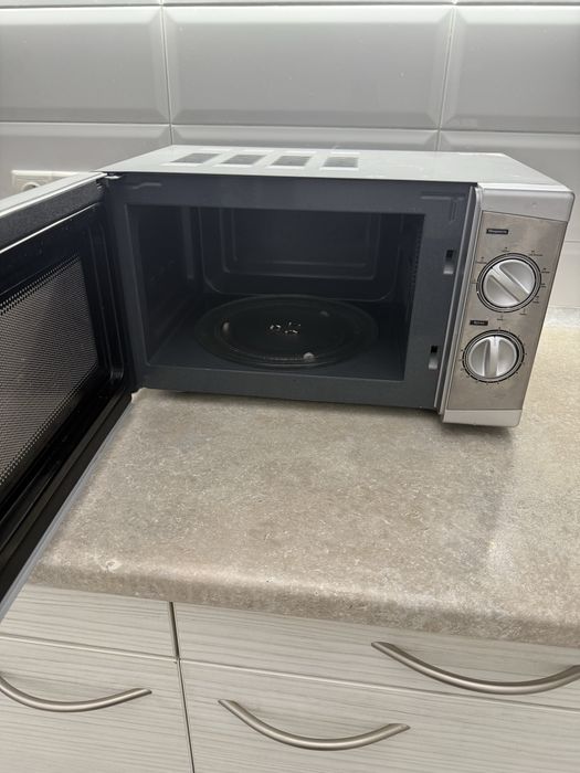 Продам микроволновую печь