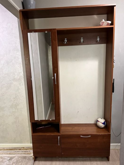 Срочно продам Шкаф в прихожую!