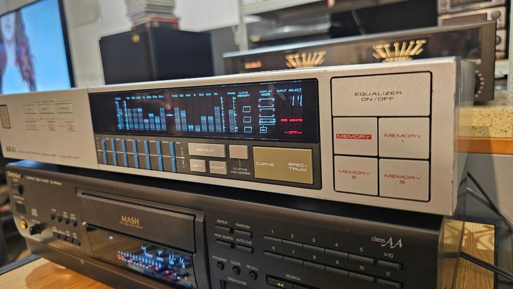 Egalizator Akai EA-A7 silver, cap de serie, partial defect. Video!