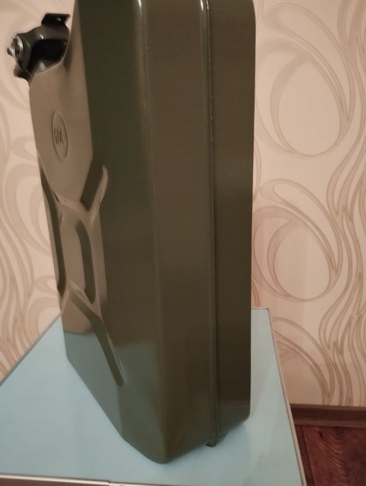 Металлическая канистра