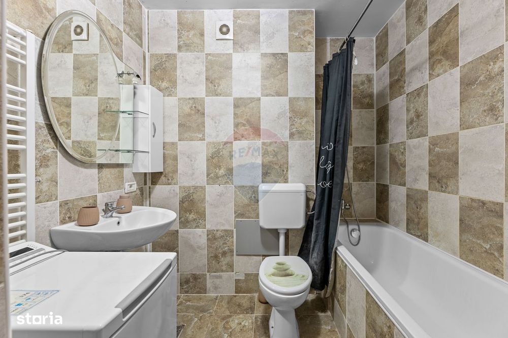 Apartament cu 3 camere de închiriat în zona Romanilor