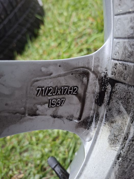 Vând roți de BMW 5X120 ,225/50 R17 BARUM