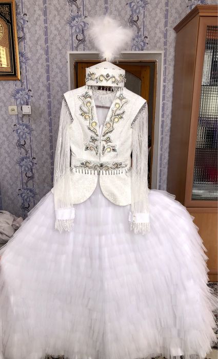 Қазақы нақышта тігілген көйлек