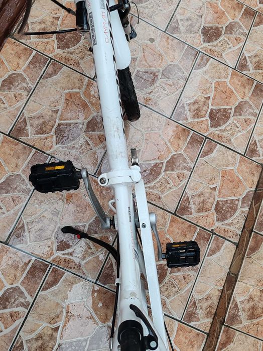 Bicicletă copii alba ,