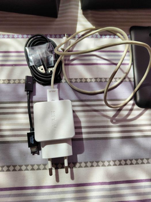 Сет Asus Padfone 2 и Pad station за части