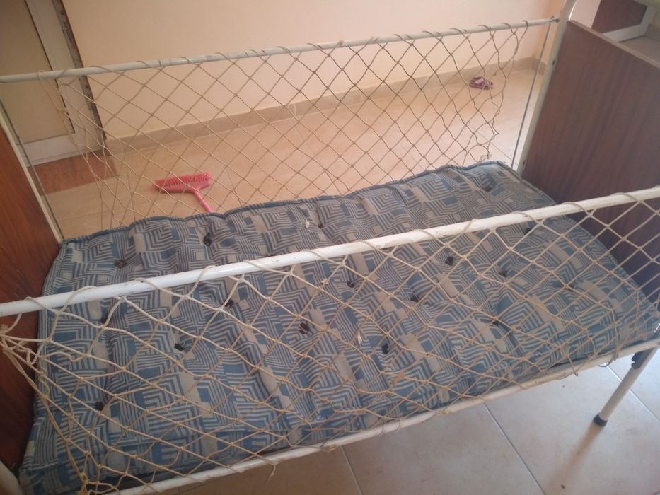 Детска кошара става и на  детско легло размерите са писани по на долу