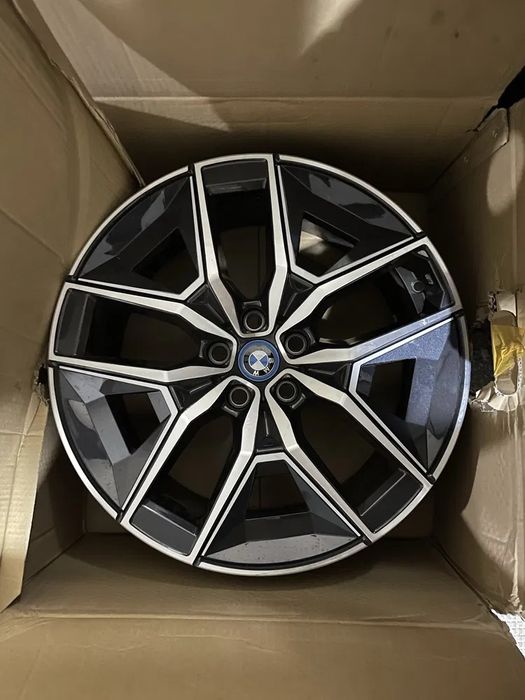 Новые оригинал диски в сборе с резиной Bmw i3 40 L