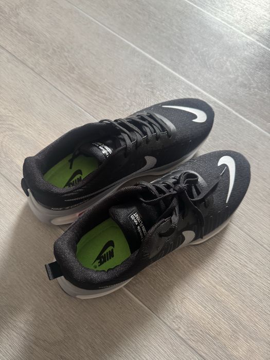 Новые кроссовки 43 размер