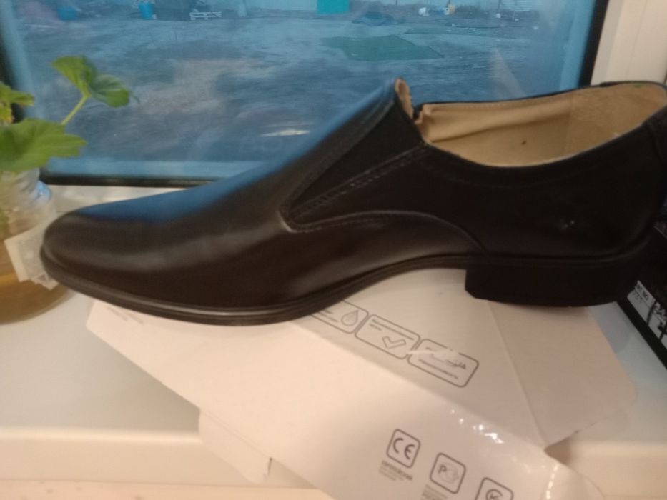 Ботинка муж, р. 42,