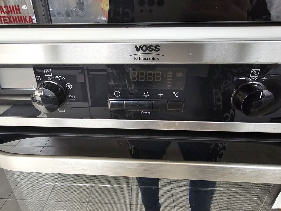 Фурна за вграждане с пиролиза Electrolux IEL9300-RFx