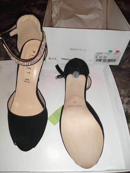 Pantofi negri, eleganți, cu toc și bareta cu pietricele nr 37