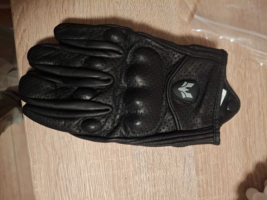 Моторъкавици FOX. Ръкавици за мотор.