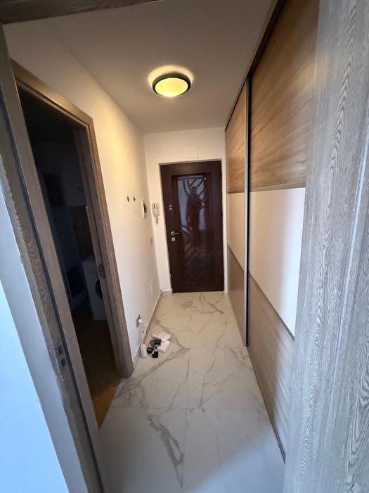 Închiriez garsonieră