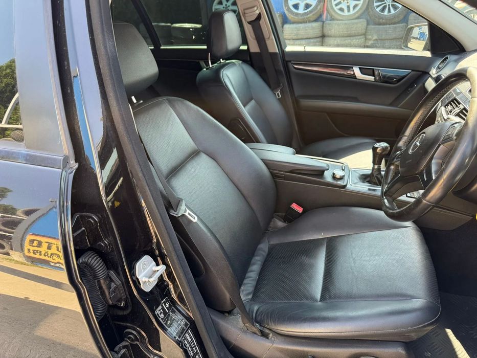 Bara / Capota / Faruri / Aripi / Usi / Haion / Triple Mercedes C-Class W204 Facelift Culoare 197 Negru Obsidian 2011-2015