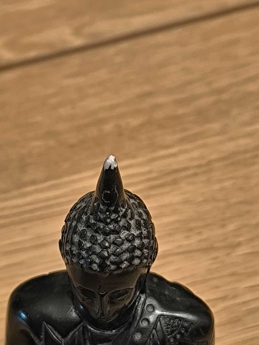 Statuie din rășină cu Buddha în poziție de meditație