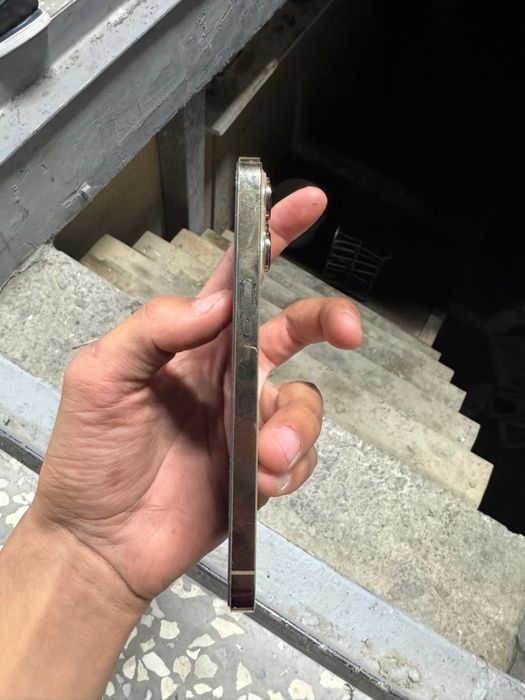 Продам Iphone 13 pro